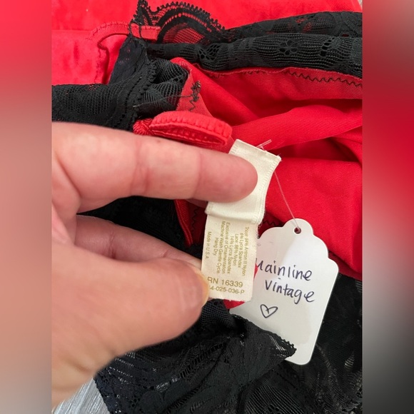 Vintage gold label Victoria’s Secret slip dress - Picture 4 of 6